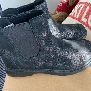New UGG Black shimmer Bolden Metallic boots